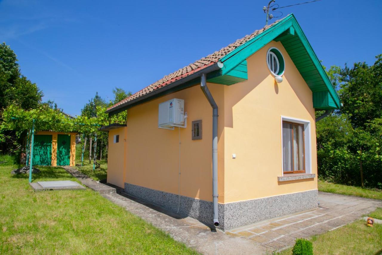 Holiday Home Milkovci Габрово Екстер'єр фото